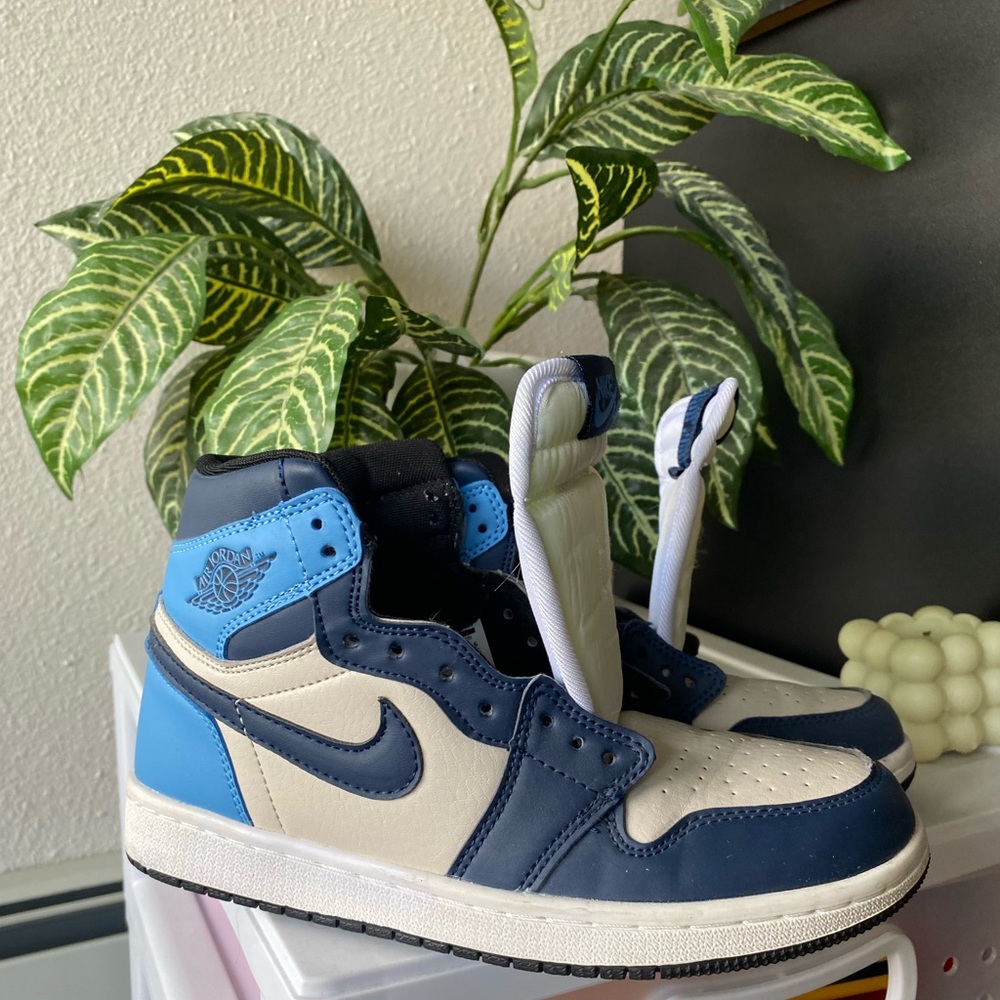 Air Jordan 1 Retro High OG 'Obsidian’ *FAKES*